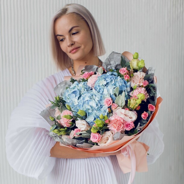 Букет #418, артикул F1176919 - 13550 рублей, доставка по городу. Flawery - доставка цветов