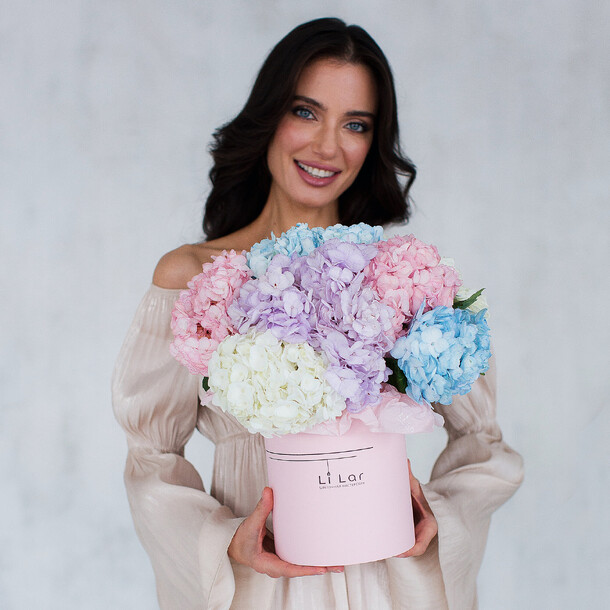 Гортензия в шляпной коробке #648, артикул F1232497 - 9950 рублей, доставка по городу. Flawery - доставка цветов