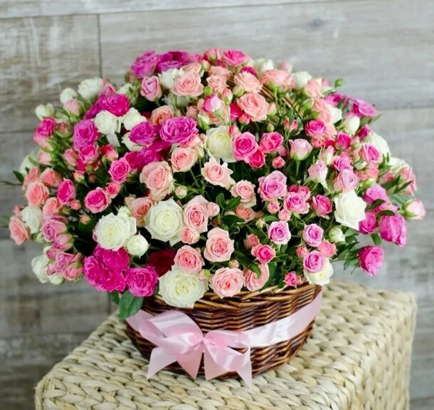Корзина с розами, артикул F1073030 - 22854 рублей, доставка по городу. Flawery - доставка цветов