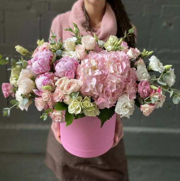 Фиеста, артикул F1081377 - 23581 рублей, доставка по городу. Flawery - доставка цветов