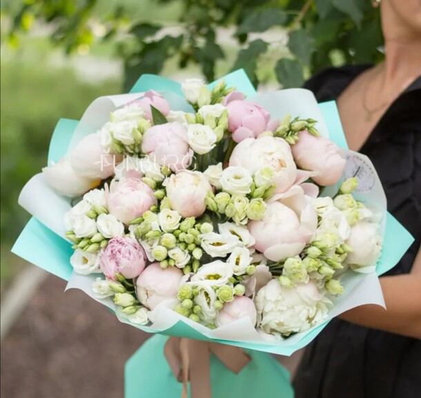 Севилья, артикул F1114212 - 35077 рублей, доставка по городу. Flawery - доставка цветов