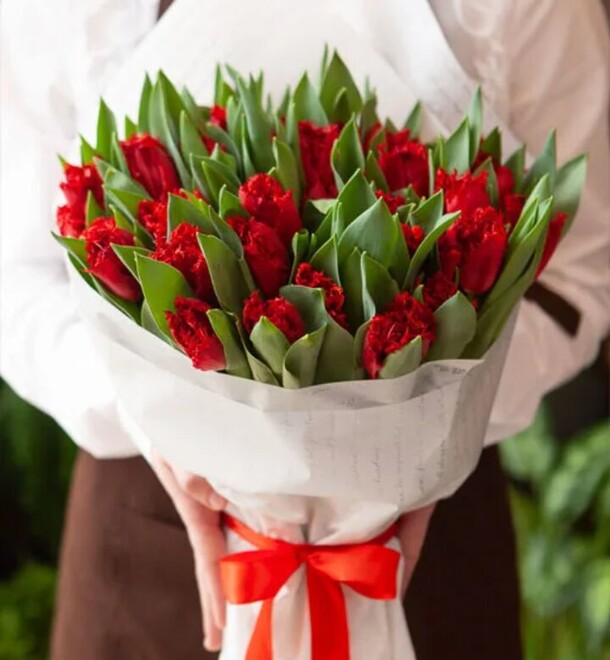 Алые паруса, артикул F1172333 - 12082 рублей, доставка по городу. Flawery - доставка цветов