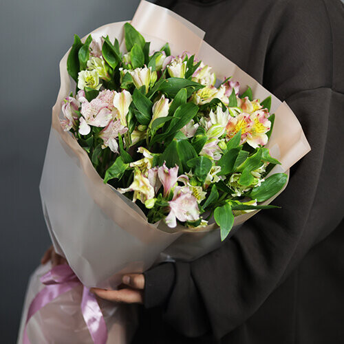 Альстромерия, артикул F1424848 - 6325 рублей, доставка по городу. Flawery - доставка цветов