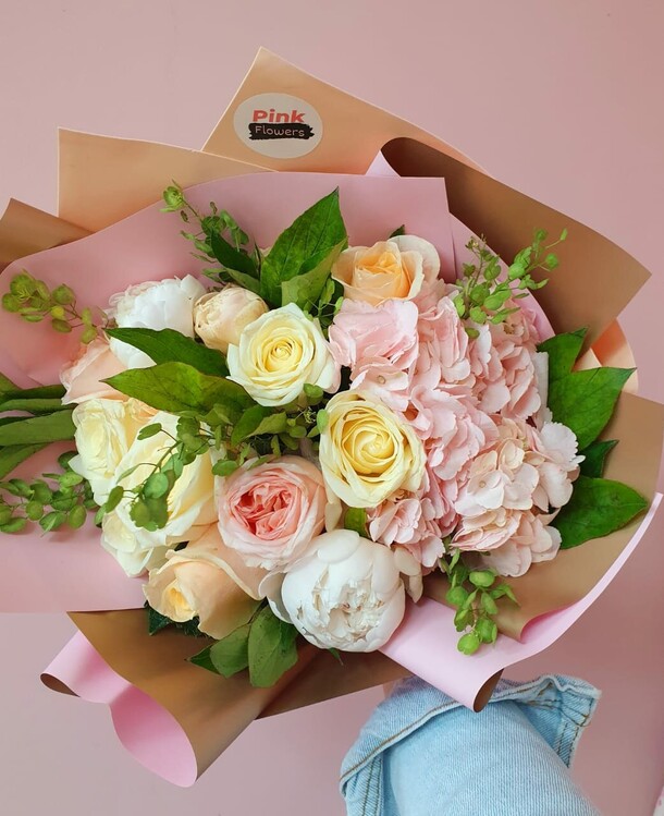 Букет №1, артикул F1077880 - 5200 рублей, доставка по городу. Flawery - доставка цветов