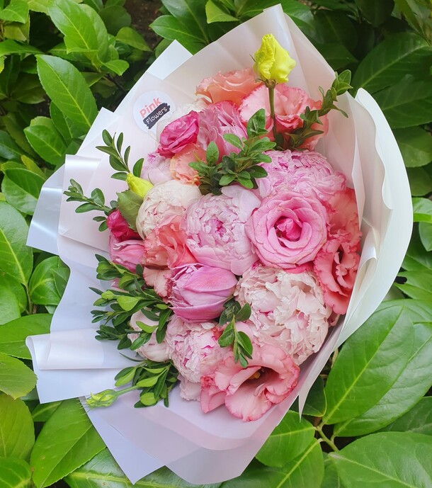 Букет №2, артикул F1077881 - 5671 рублей, доставка по городу. Flawery - доставка цветов