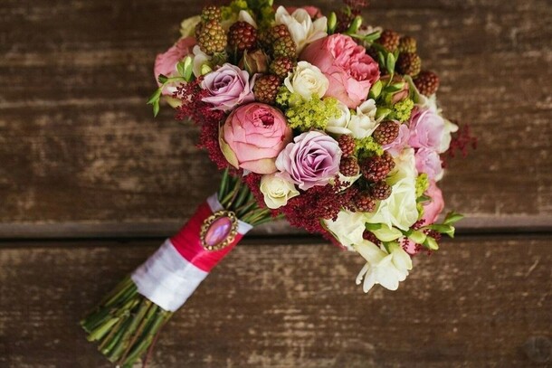 Букет невесты "робкая надежда", артикул F1167012 - 10030 рублей, доставка по городу. Flawery - доставка цветов