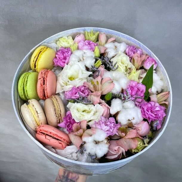 Композиция "вкусняшка", артикул F1167526 - 6600 рублей, доставка по городу. Flawery - доставка цветов