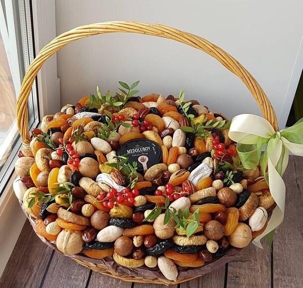 Корзина " чистое сердце", артикул F1168146 - 8700 рублей, доставка по городу. Flawery - доставка цветов