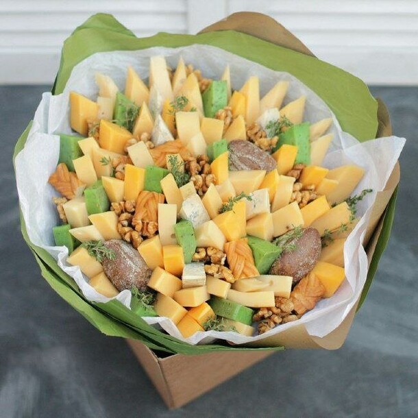 Букет "вкусный", артикул F1168156 - 6400 рублей, доставка по городу. Flawery - доставка цветов