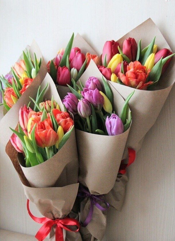 Букет из тюльпанов "танец весны", артикул F1168332 - 2450 рублей, доставка по городу. Flawery - доставка цветов