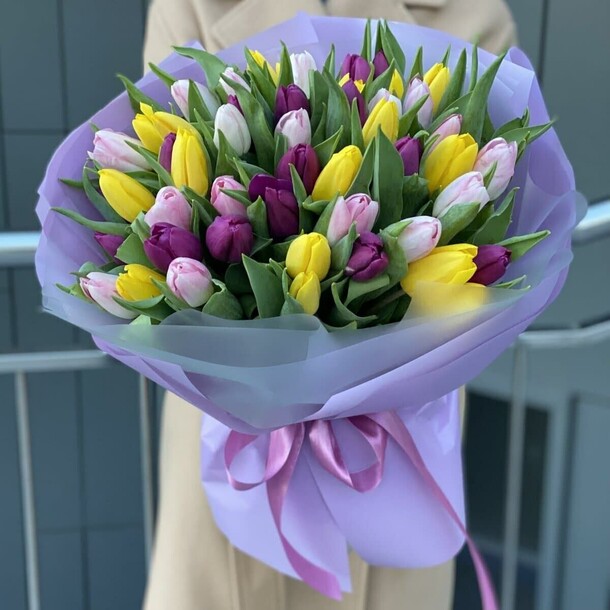 Букет тюльпанов "мария", артикул F1168337 - 11840 рублей, доставка по городу. Flawery - доставка цветов