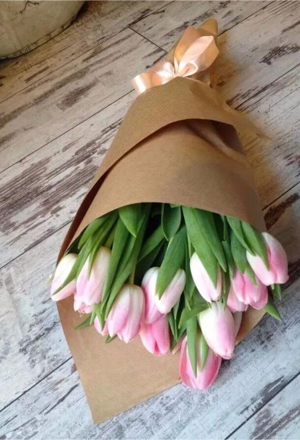 Букет тюльпанов "весна", артикул F1168398 - 4950 рублей, доставка по городу. Flawery - доставка цветов