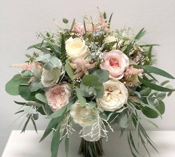 Букет невесты, артикул F1168953 - 12152 рублей, доставка по городу. Flawery - доставка цветов