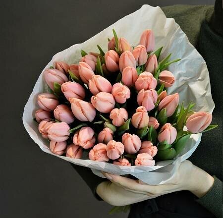 Букет тюльпанов, артикул F1172070 - 9100 рублей, доставка по городу. Flawery - доставка цветов