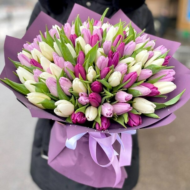 Букет тюльпанов, артикул F1172095 - 25570 рублей, доставка по городу. Flawery - доставка цветов