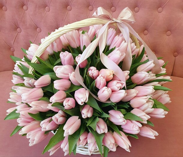 Корзина тюльпанов, артикул F1172127 - 27200 рублей, доставка по городу. Flawery - доставка цветов