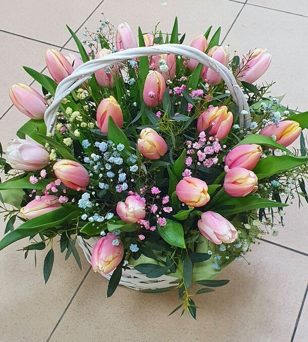 Букет тюльпанов, артикул F1172138 - 9600 рублей, доставка по городу. Flawery - доставка цветов