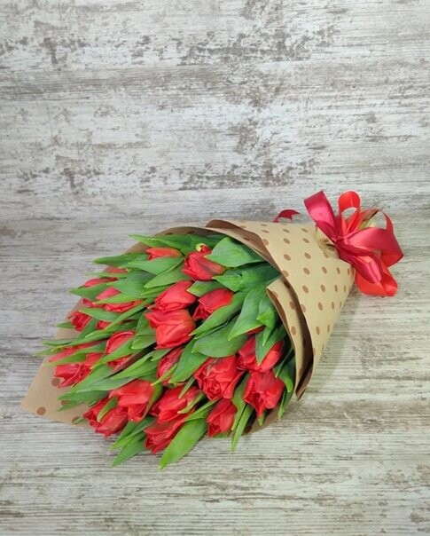 Букет тюльпанов, артикул F1172185 - 6600 рублей, доставка по городу. Flawery - доставка цветов