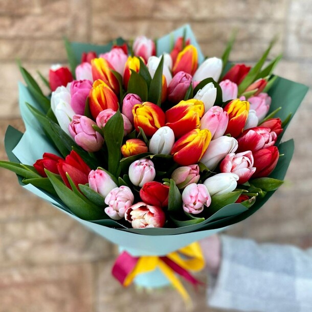 Букет "яркие краски", артикул F1176710 - 14570 рублей, доставка по городу. Flawery - доставка цветов