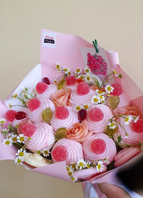 Букет с зефиром, артикул F1194942 - 4200 рублей, доставка по городу. Flawery - доставка цветов