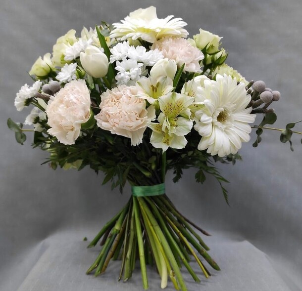 Неоклассика, артикул F1196783 - 12241 рублей, доставка по городу. Flawery - доставка цветов