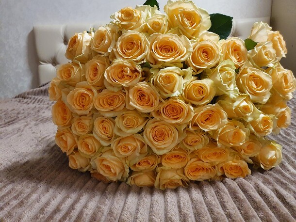 Букет роз, артикул F1197550 - 15100 рублей, доставка по городу. Flawery - доставка цветов