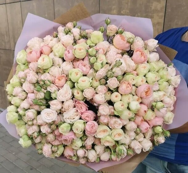 Букет роз, артикул F1200394 - 21401 рублей, доставка по городу. Flawery - доставка цветов