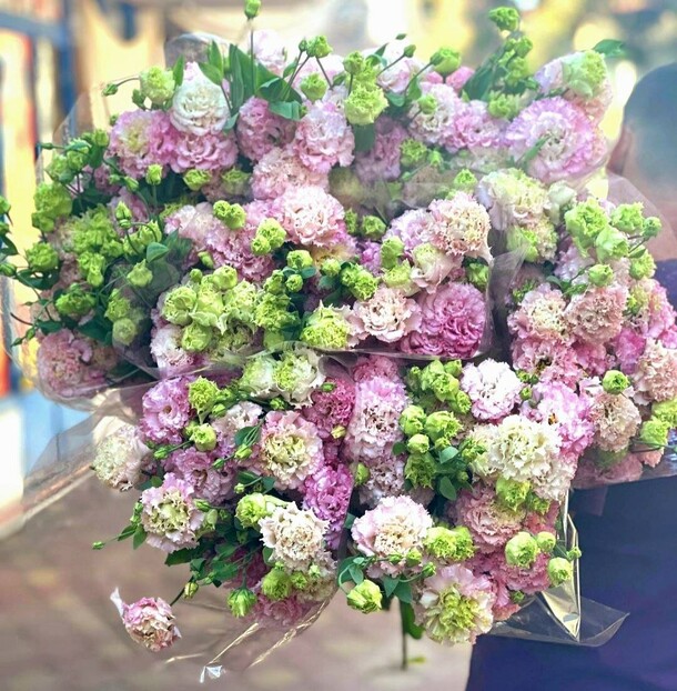 Объятия, артикул F1201438 - 53600 рублей, доставка по городу. Flawery - доставка цветов