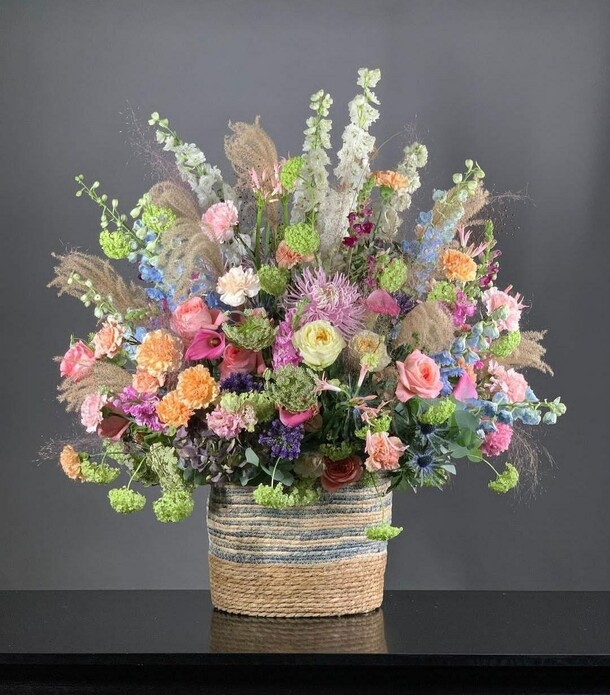 Корзина с цветами, артикул F1203220 - 24000 рублей, доставка по городу. Flawery - доставка цветов