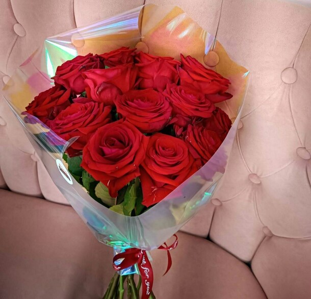 Букет красных роз, артикул F1203581 - 4200 рублей, доставка по городу. Flawery - доставка цветов