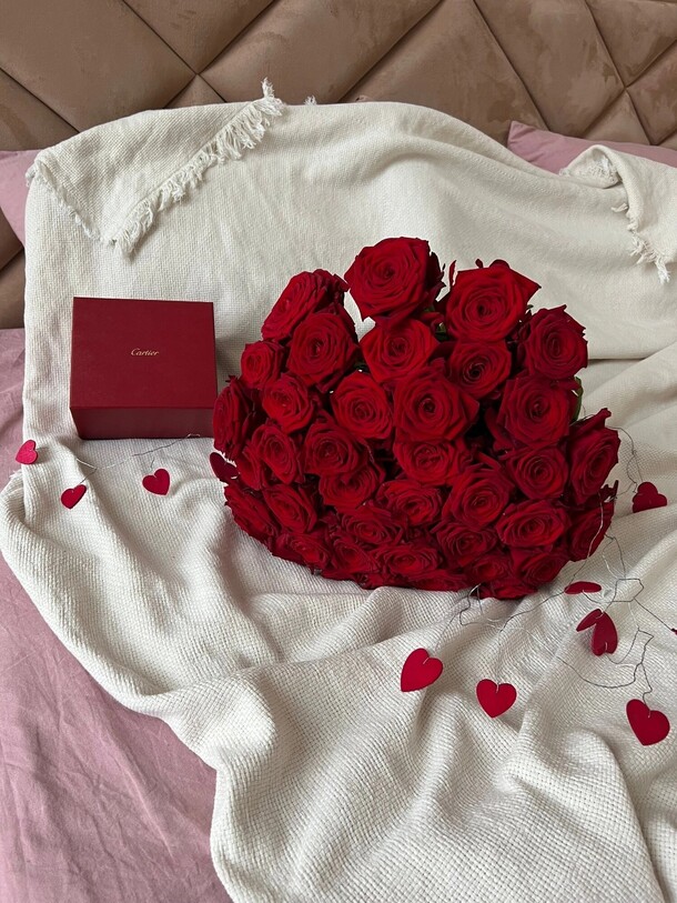 Букет роз «свидание», артикул F1204296 - 14200 рублей, доставка по городу. Flawery - доставка цветов