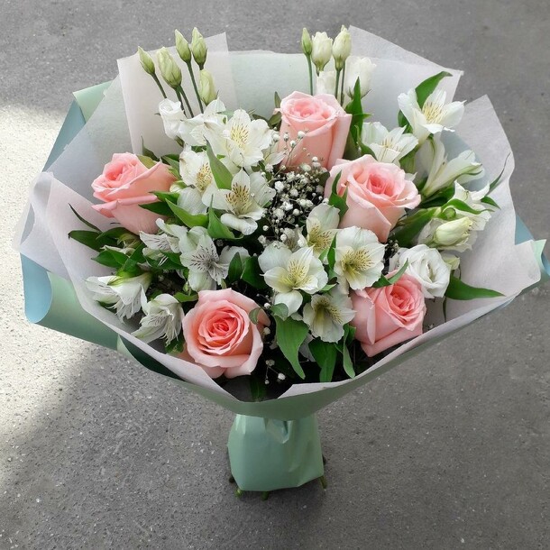 Букет «юность», артикул F1205687 - 5640 рублей, доставка по городу. Flawery - доставка цветов