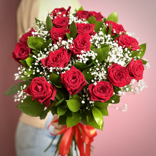 Букет из красных роз «сара», артикул F1210425 - 6900 рублей, доставка по городу. Flawery - доставка цветов
