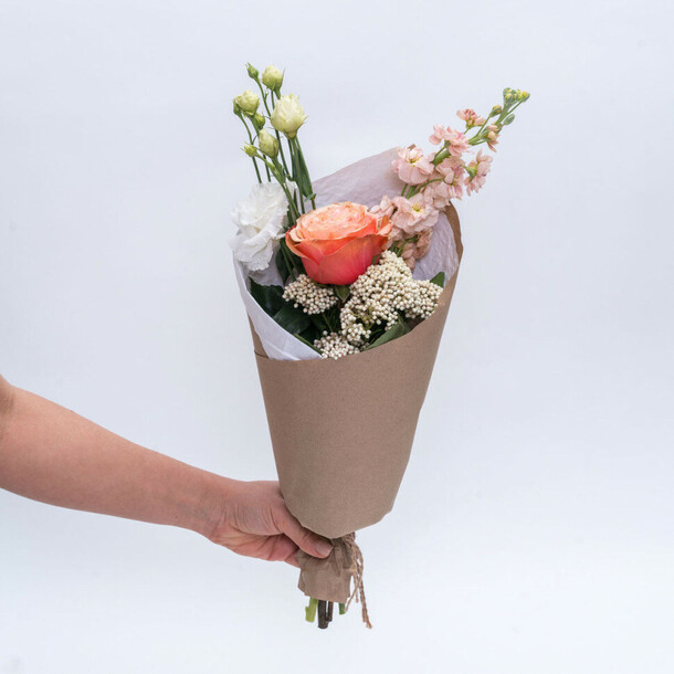 Букет «альфа», артикул F1212250 - 1800 рублей, доставка по городу. Flawery - доставка цветов