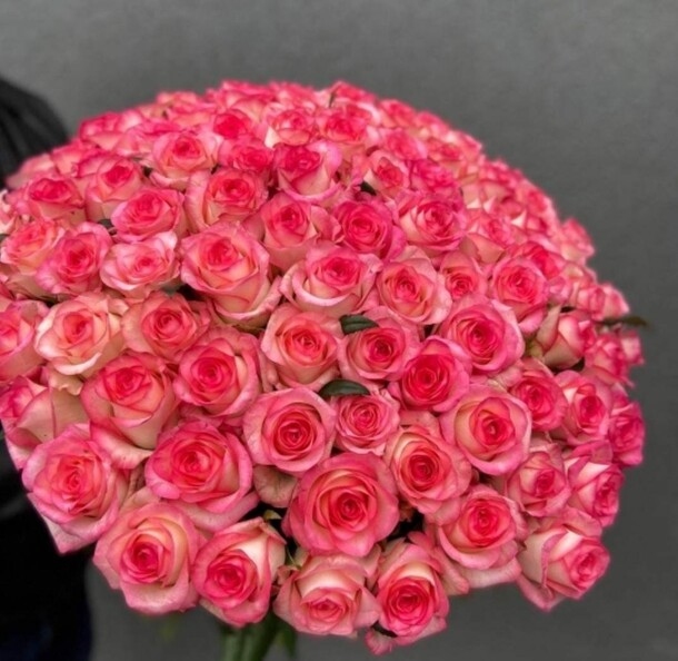 Букет из 101 розы, артикул F1215854 - 35500 рублей, доставка по городу. Flawery - доставка цветов