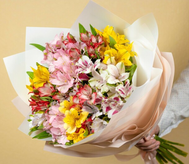 Букет альстромерий «радуга», артикул F1217077 - 4200 рублей, доставка по городу. Flawery - доставка цветов