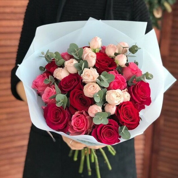 Букет роз, артикул F1218967 - 7000 рублей, доставка по городу. Flawery - доставка цветов