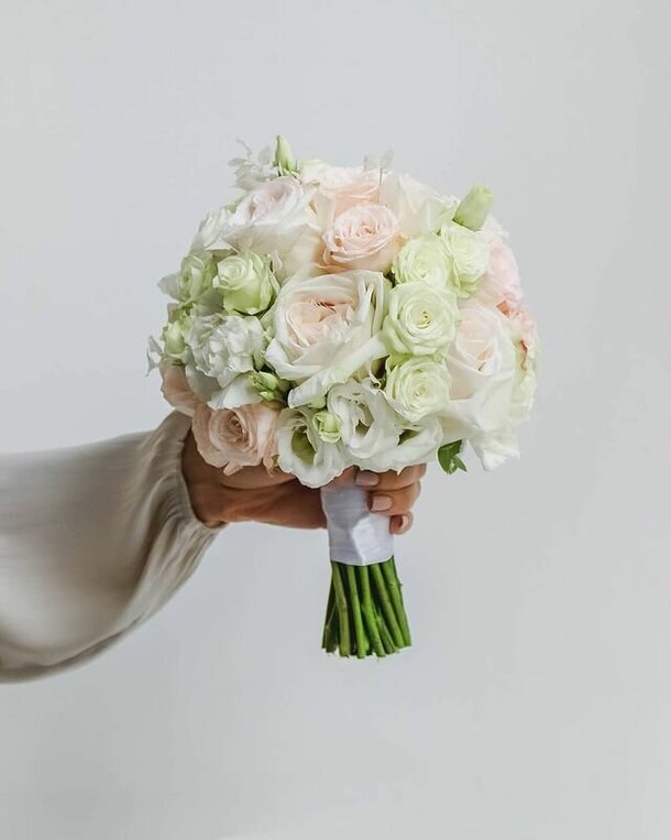 Букет невесты «мадемуазель», артикул F1219799 - 12445 рублей, доставка по городу. Flawery - доставка цветов