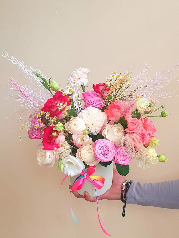 Сборный букет «начало», артикул F1220167 - 6100 рублей, доставка по городу. Flawery - доставка цветов