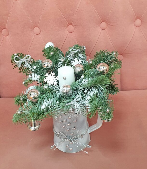 Новогодняя композиция в стакане, артикул F1235502 - 2900 рублей, доставка по городу. Flawery - доставка цветов