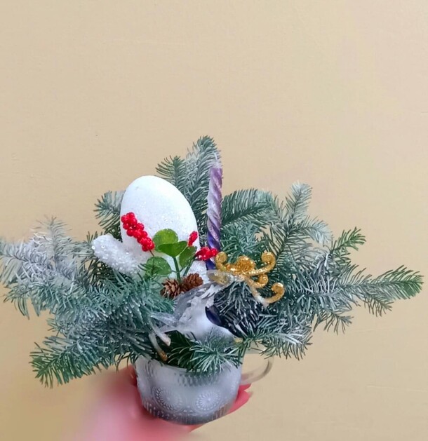 Новогодняя композиция в стакане, артикул F1235757 - 3100 рублей, доставка по городу. Flawery - доставка цветов