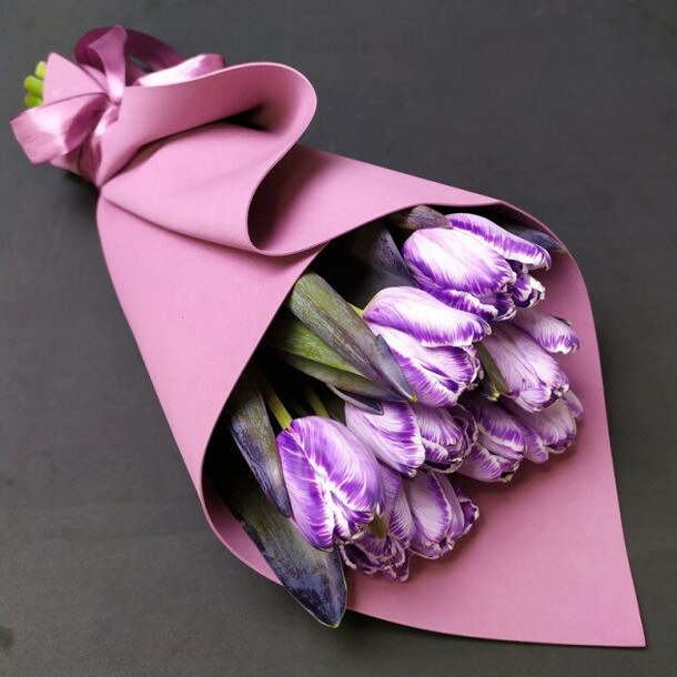 Букет тюльпанов, артикул F1257334 - 2250 рублей, доставка по городу. Flawery - доставка цветов