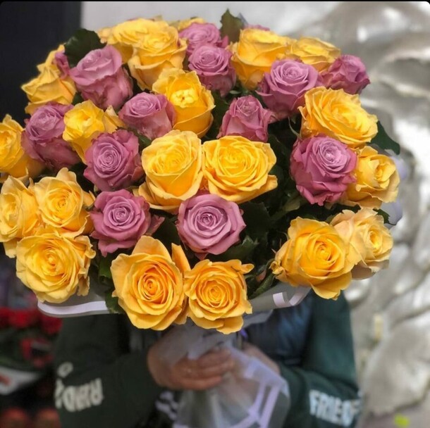 Букет роз, артикул F1259501 - 18101 рублей, доставка по городу. Flawery - доставка цветов