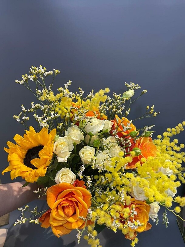 Букет «солнечный}, артикул F1267150 - 6800 рублей, доставка по городу. Flawery - доставка цветов