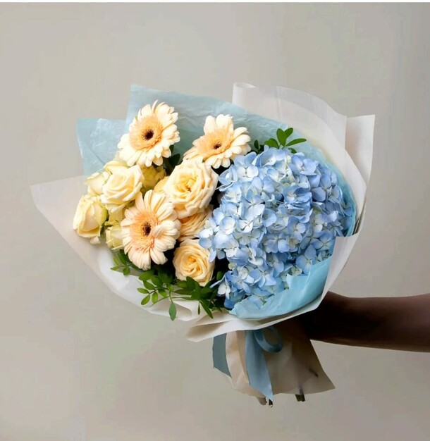 Букет «небесный знак», артикул F1270422 - 3200 рублей, доставка по городу. Flawery - доставка цветов