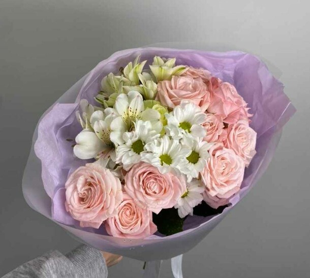 Авторский букет знак, артикул F1281699 - 4200 рублей, доставка по городу. Flawery - доставка цветов