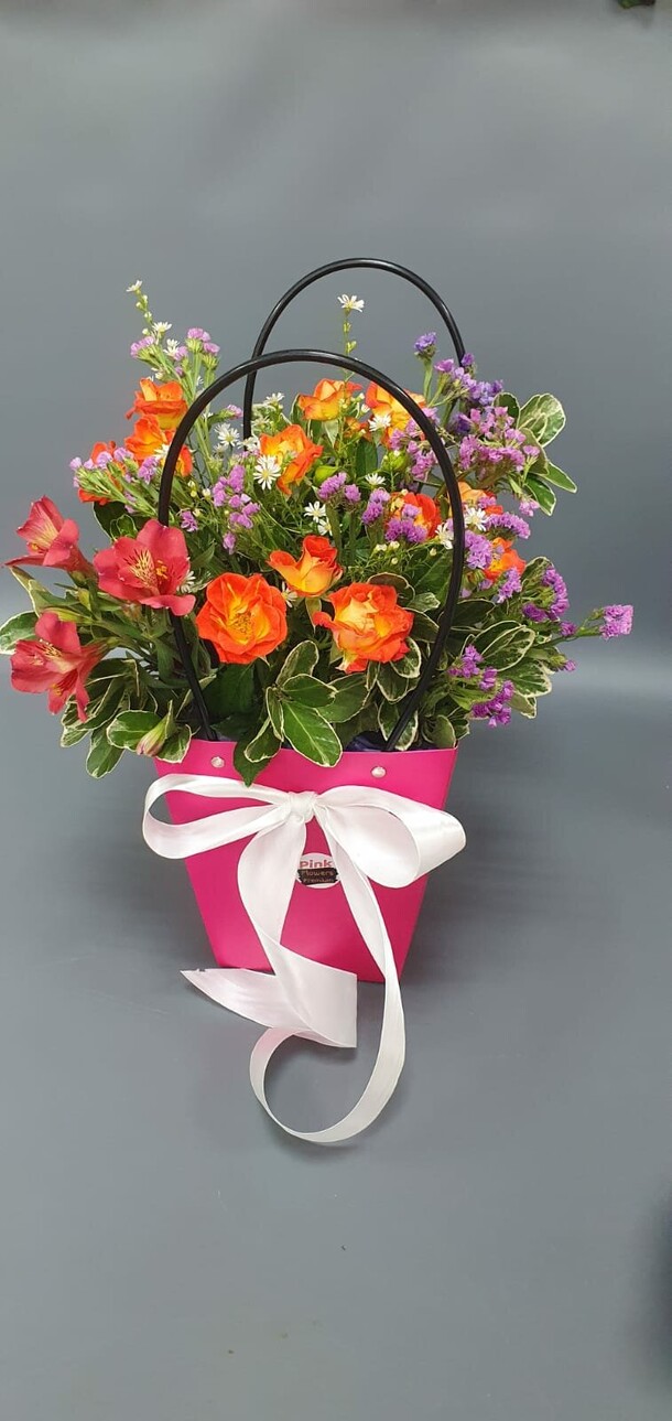 Авторский букет «летнее эхо», артикул F1325381 - 4891 рублей, доставка по городу. Flawery - доставка цветов