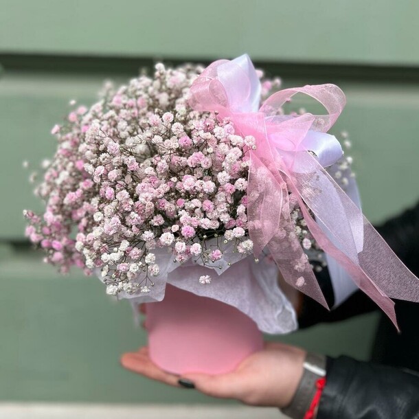 Розовая гипсофила в коробке s (к 010), артикул F1277951 - 3890 рублей, доставка по городу. Flawery - доставка цветов