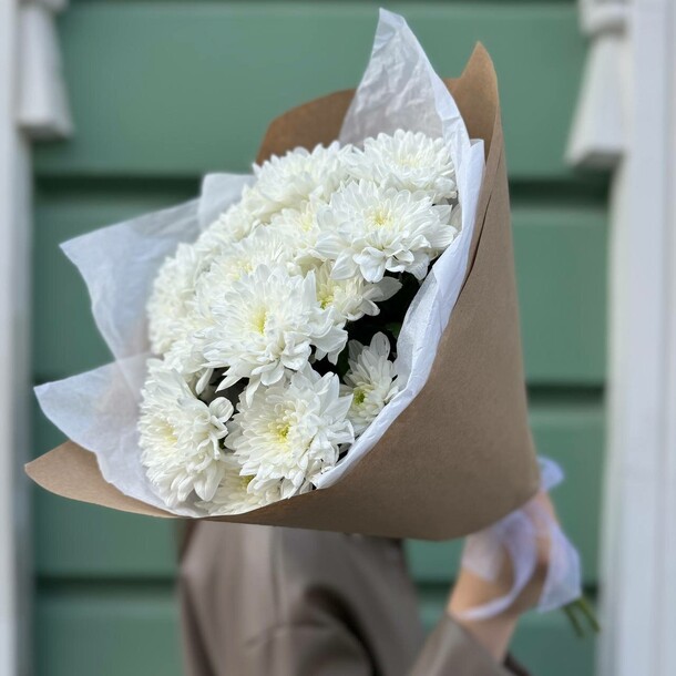 Букет из 3 хризантем (моно 014), артикул F1292689 - 2898 рублей, доставка по городу. Flawery - доставка цветов