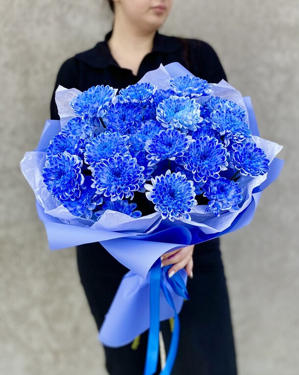 Букет синих хризантем, артикул F1330113 - 3490 рублей, доставка по городу. Flawery - доставка цветов